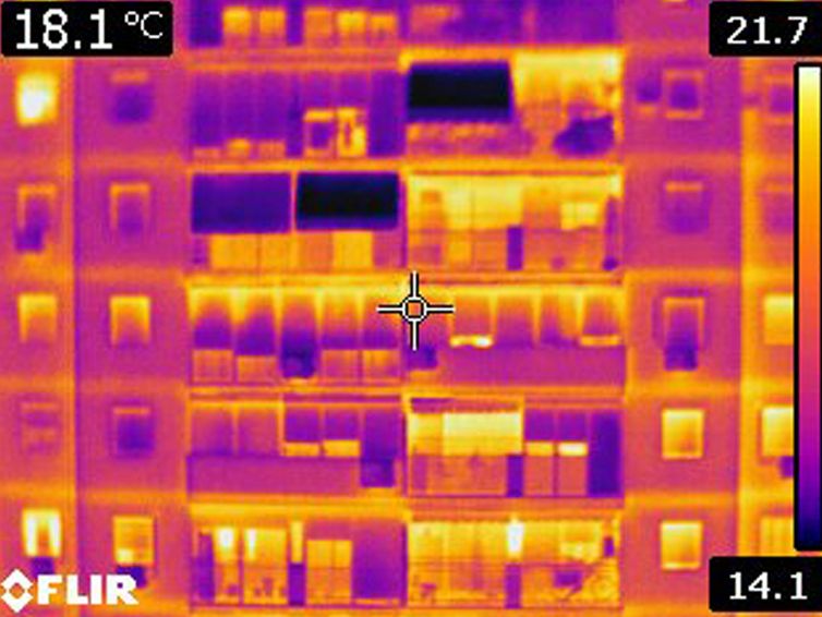 ENSAYOS DE CONTROL DE CALIDAD PARA LA EFICIENCIA ENERGÉTICA EN LA REHABILITACIÓN DE LA ENVOLVENTE TÉRMICA EN 240 VPO. JEREZ DE LA FRONTERA. (CÁDIZ)